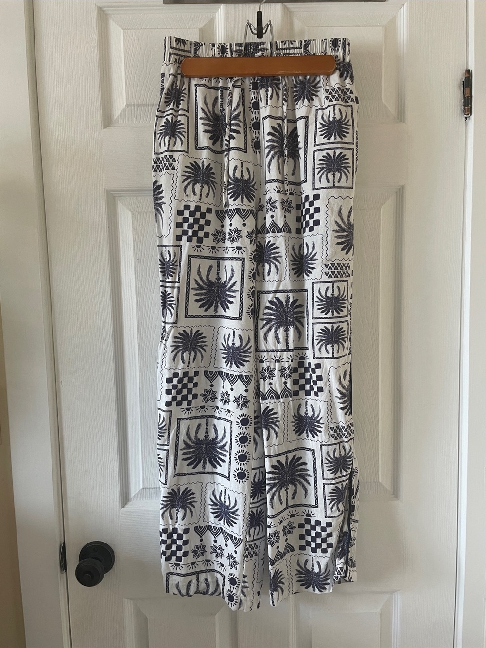 Adorable linen blend beach lounge resort summer pants